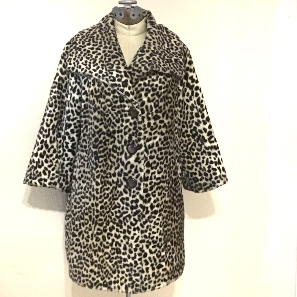 S O L D.      Bain’s Cheetah Print Vintage Coat